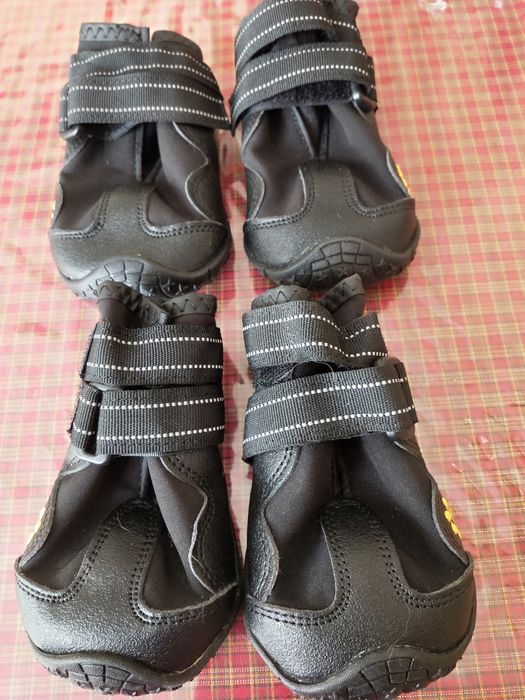 Продам обувь для собак