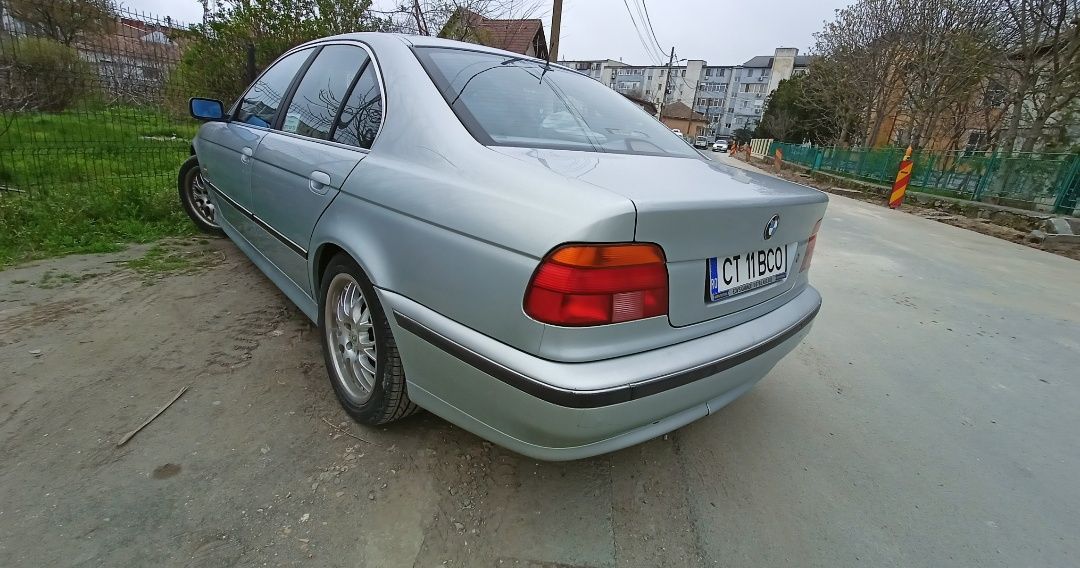 Bmw e39 528i automat 1998 , 230.000 km cu certificat eurocarpass,