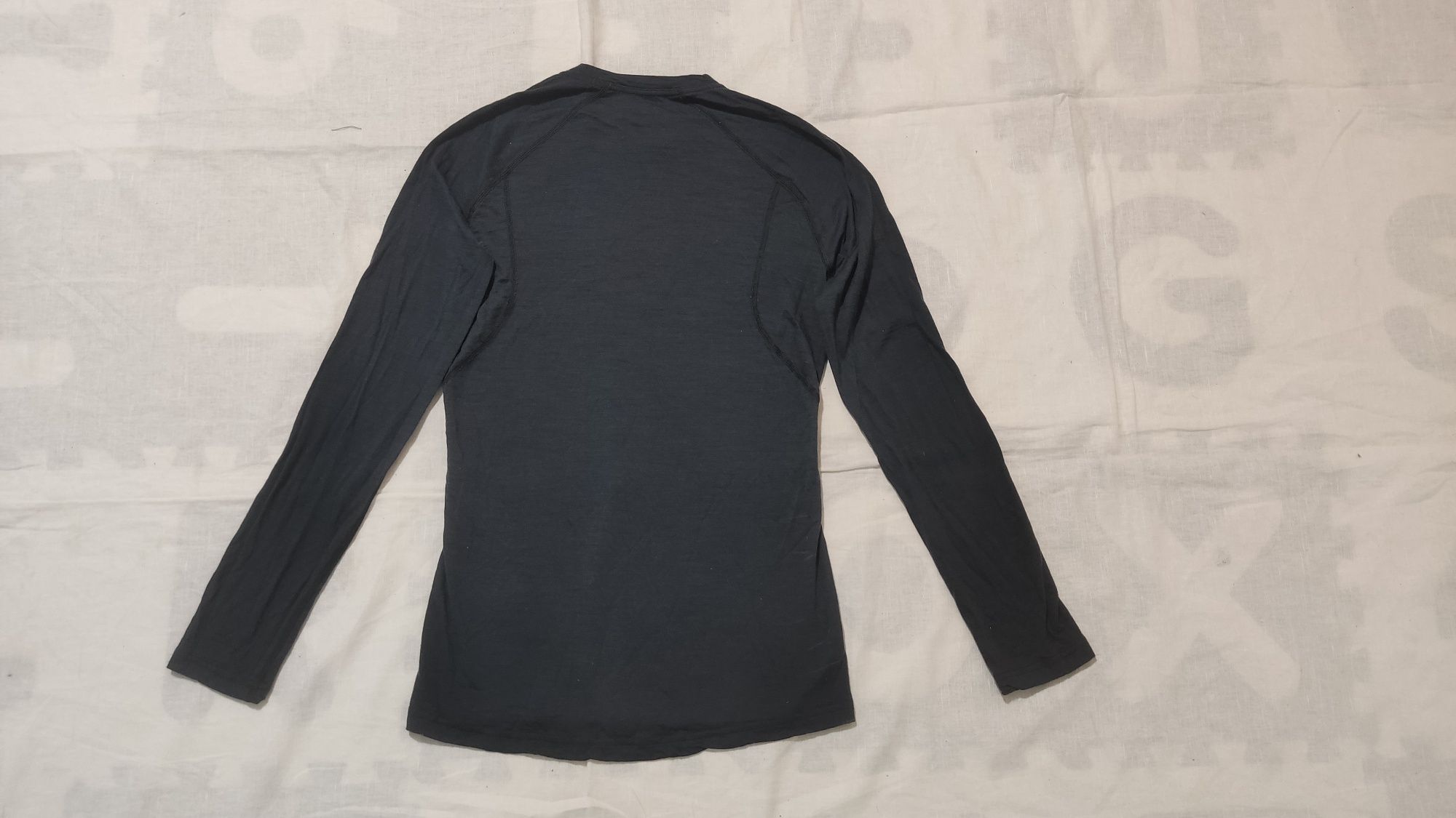 Bluza de corp 100% lână Adidas mărimea M dama ski snowboard munte tura