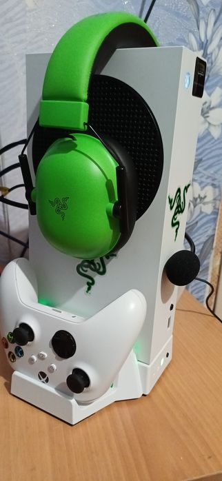 Продам xbox series s.
