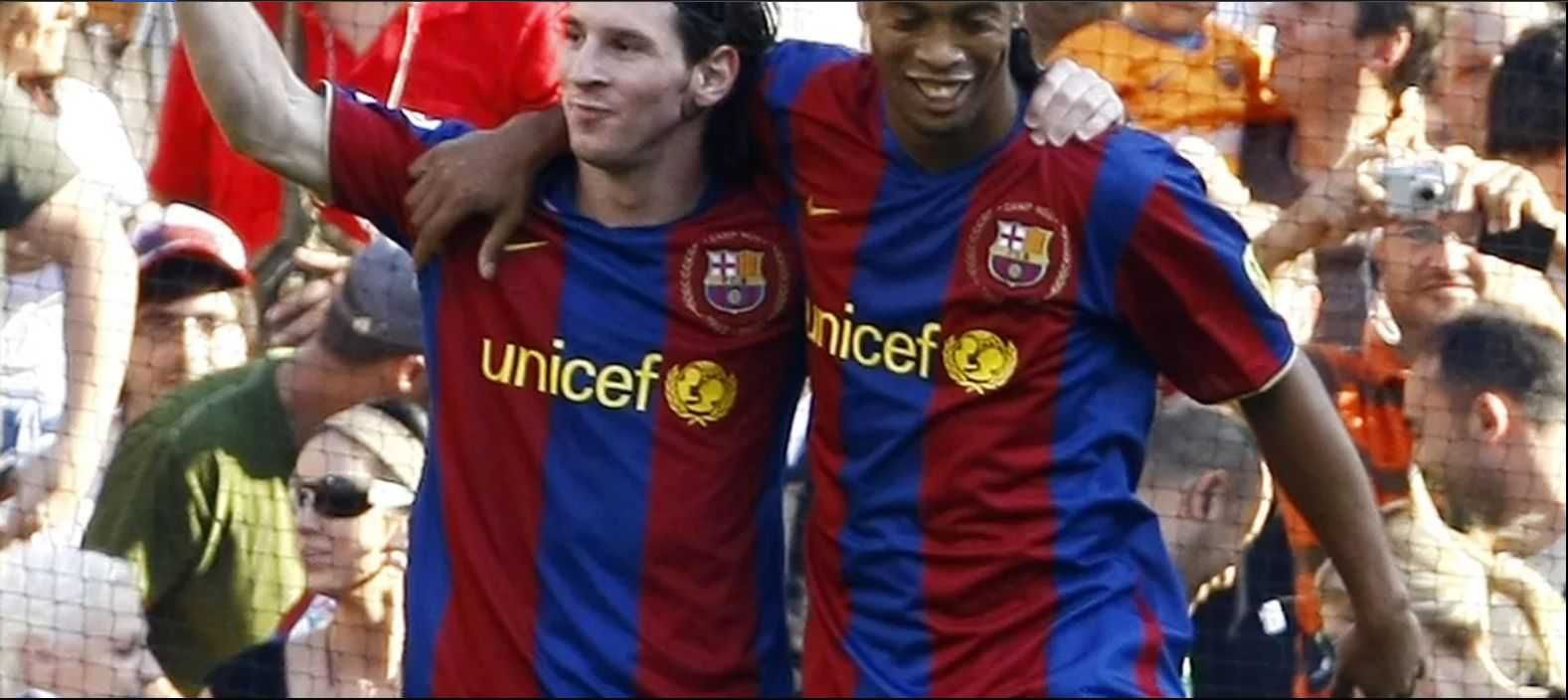 Minge de fotbal cu autograful lui Ronaldinho