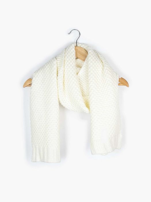 Подарявамe зимна приказка с топли шалове.