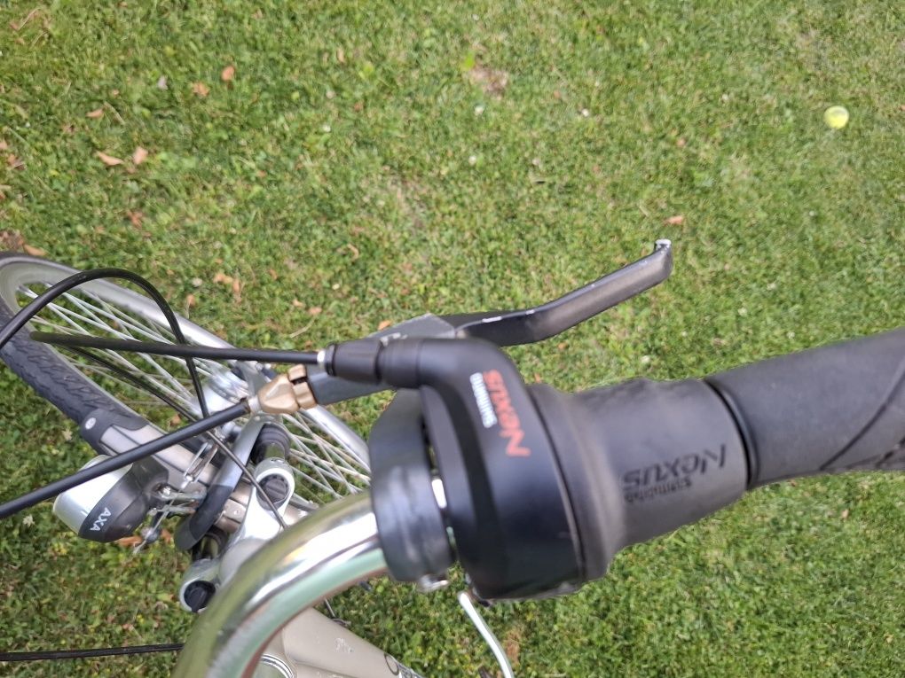 Bicicletă aluminiu dama 28