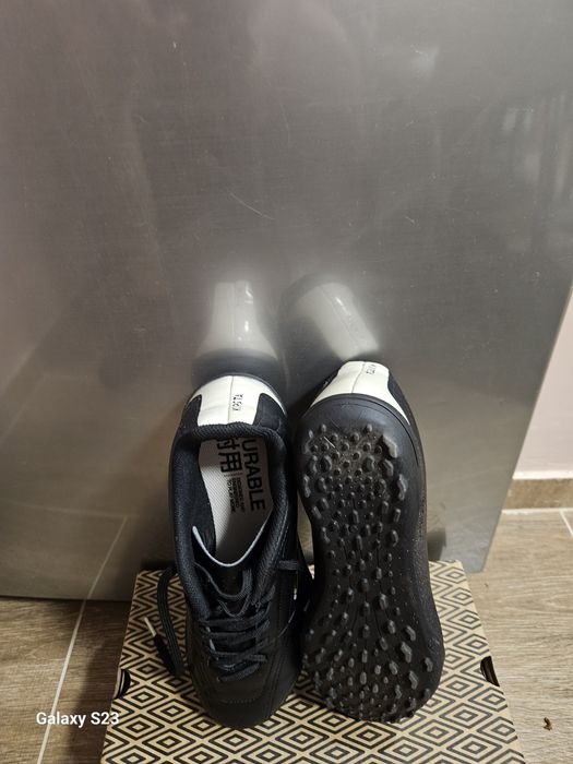 Футболни обувки стоножки