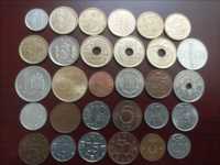 Colectie 180 monede straine diferite.Si separat. Clasor + folii monede
