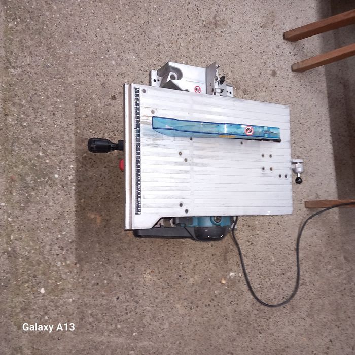 Circular makita profesional