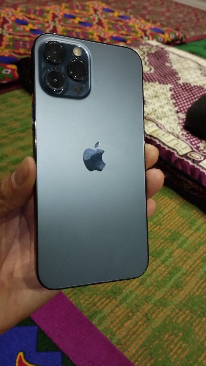 Iphone 12 pro max  sotiladi.  Прлдам айфон 12 про мах