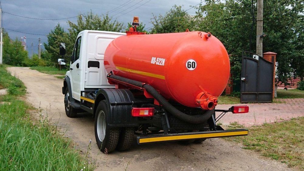 Ассенизатор откачка септика говновоз