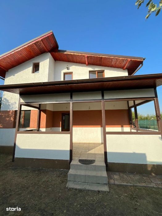 VILA - 4 dormitoare, living, bucatarie inchisa, 3 bai - 180 mp + Teren