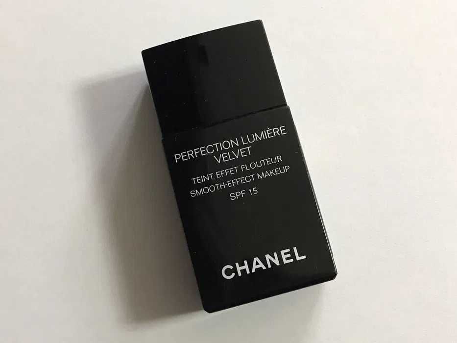 Fond de ten Fonduri de ten Chanel Poudre Lumiere Chanel Ultra Le Teint