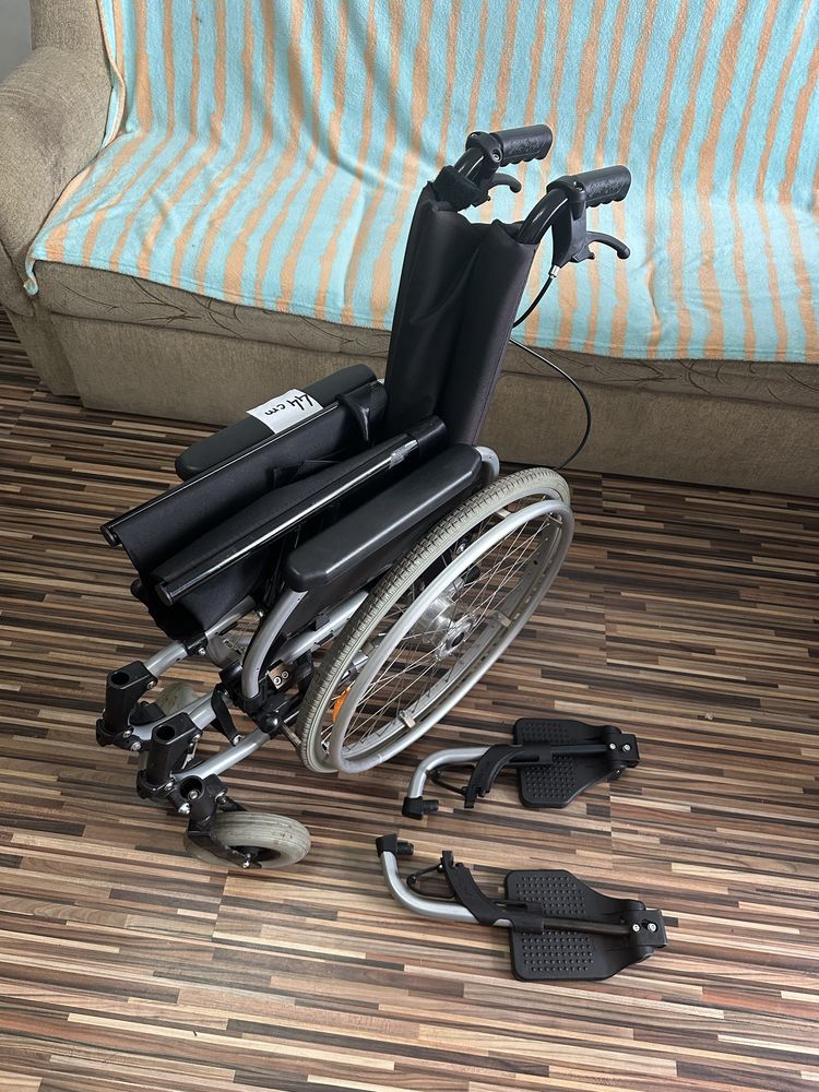 Carut Scaun pliabil din aluminiu pt handicap dizabilitati