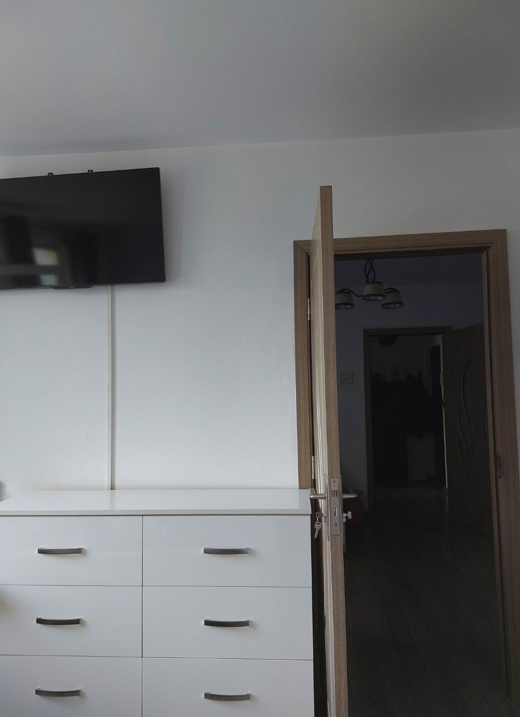 Vând apartament cu 2 camere semidecomandat