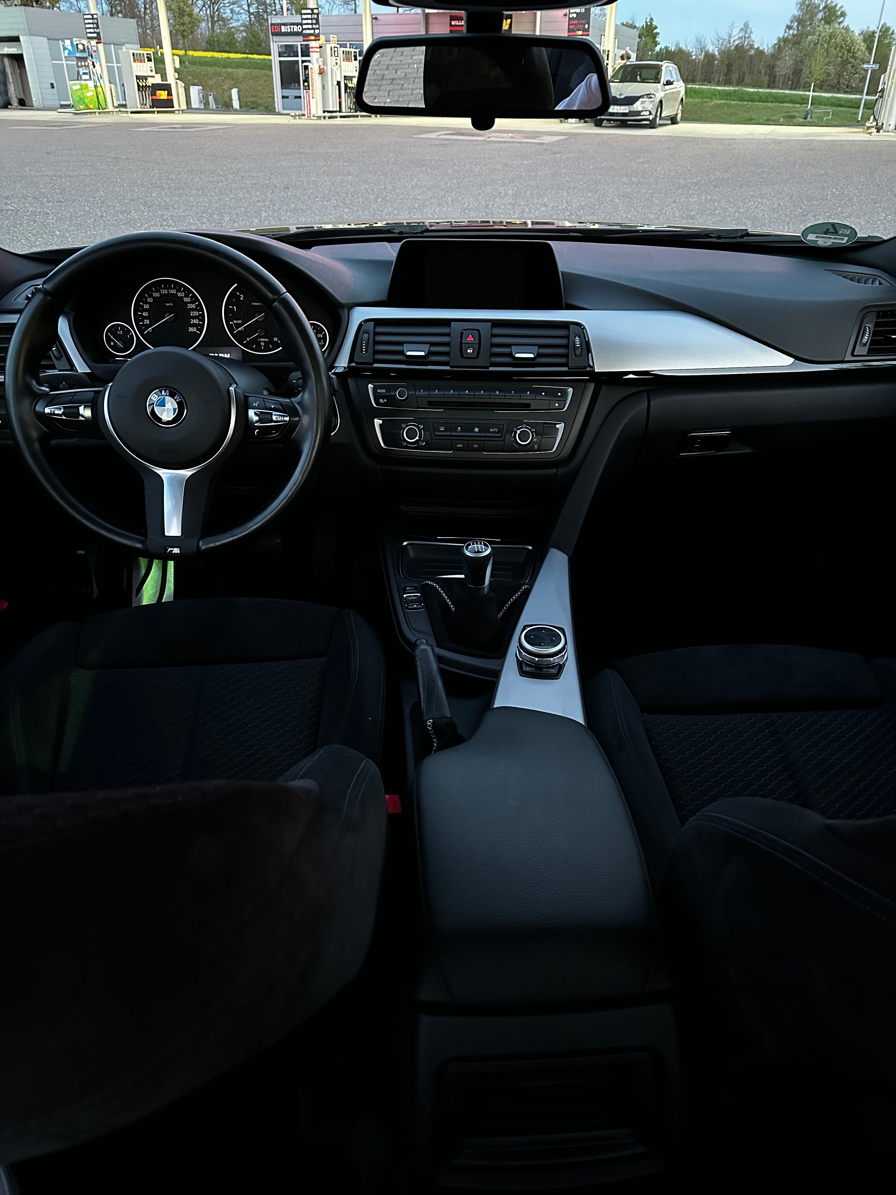 BMW F30 320i Limo M-Paket 2.HD TÜV NEW