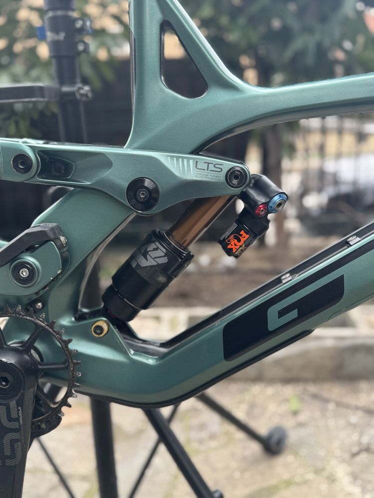 GT Fury Carbon Pro 2022 L Frameset