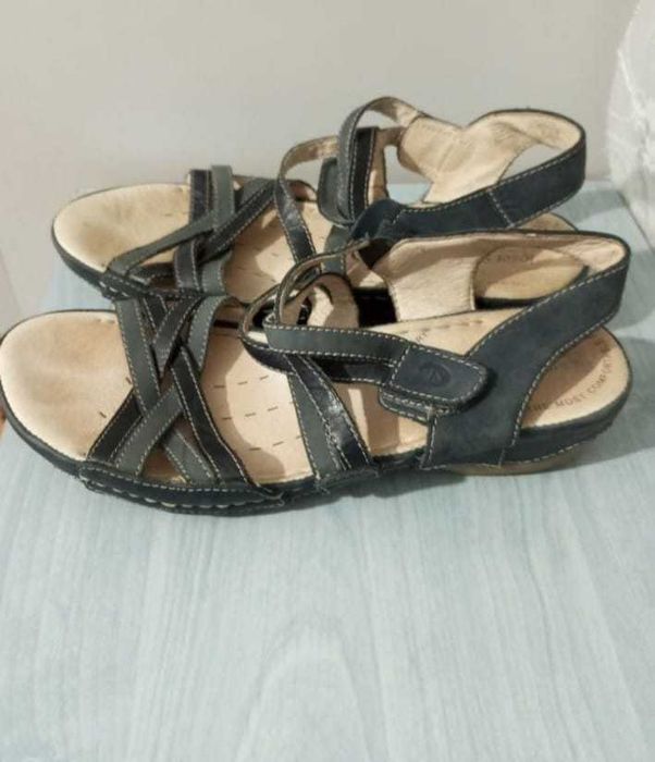 Sandale albastre din piele naturală mărimea 39. Transport gratuit