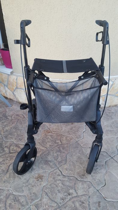 Dispozitiv premergător pt. persoane cu dizabilitati