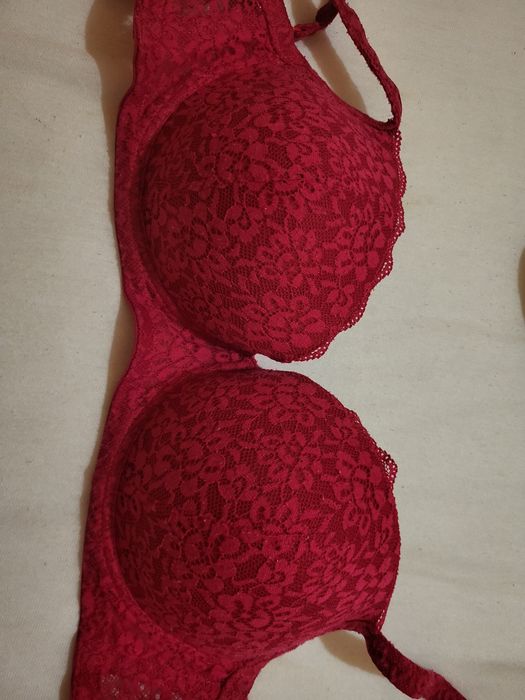 Сутиени - 85C до 95D