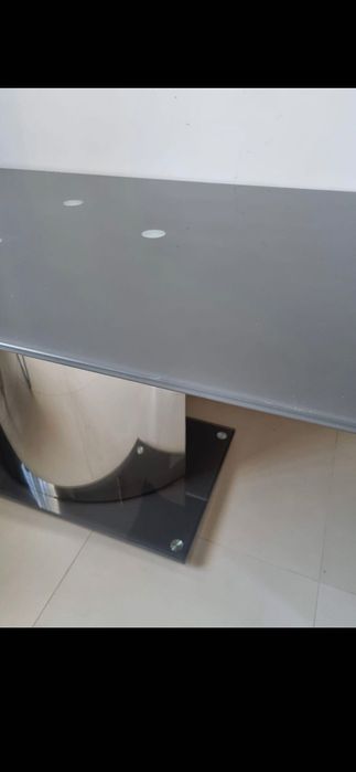 Masă din sticlă cu 4 scaune achiziționate de la XXXLUTZ( fosta KIKA)