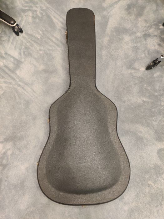 Твърд калъф за китара