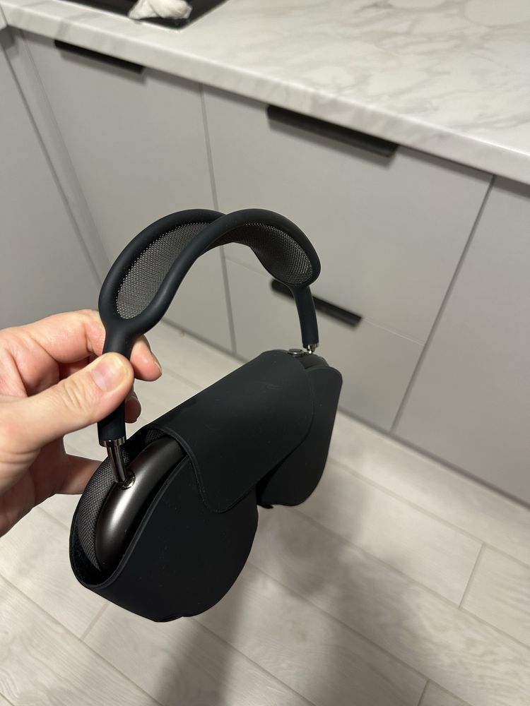 AirPods Max продаю срочно