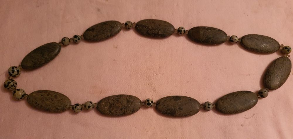 Бусы женские ,оригигальные