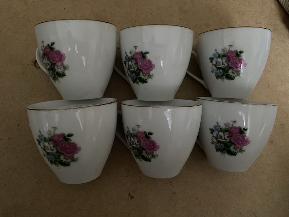 Чашки -новые; блюдца (б/у - советские)