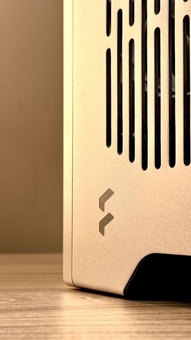 Новый Fractal Terra - ITX / SFF / 9800X3D / 64GB / 5080 / 4TB