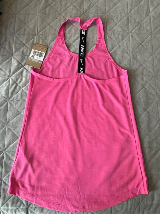 Спортен топ Nike