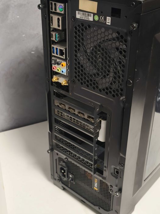 unitate sistem gaming i5 12600k rtx 3070 32gb ram ssd 512gb