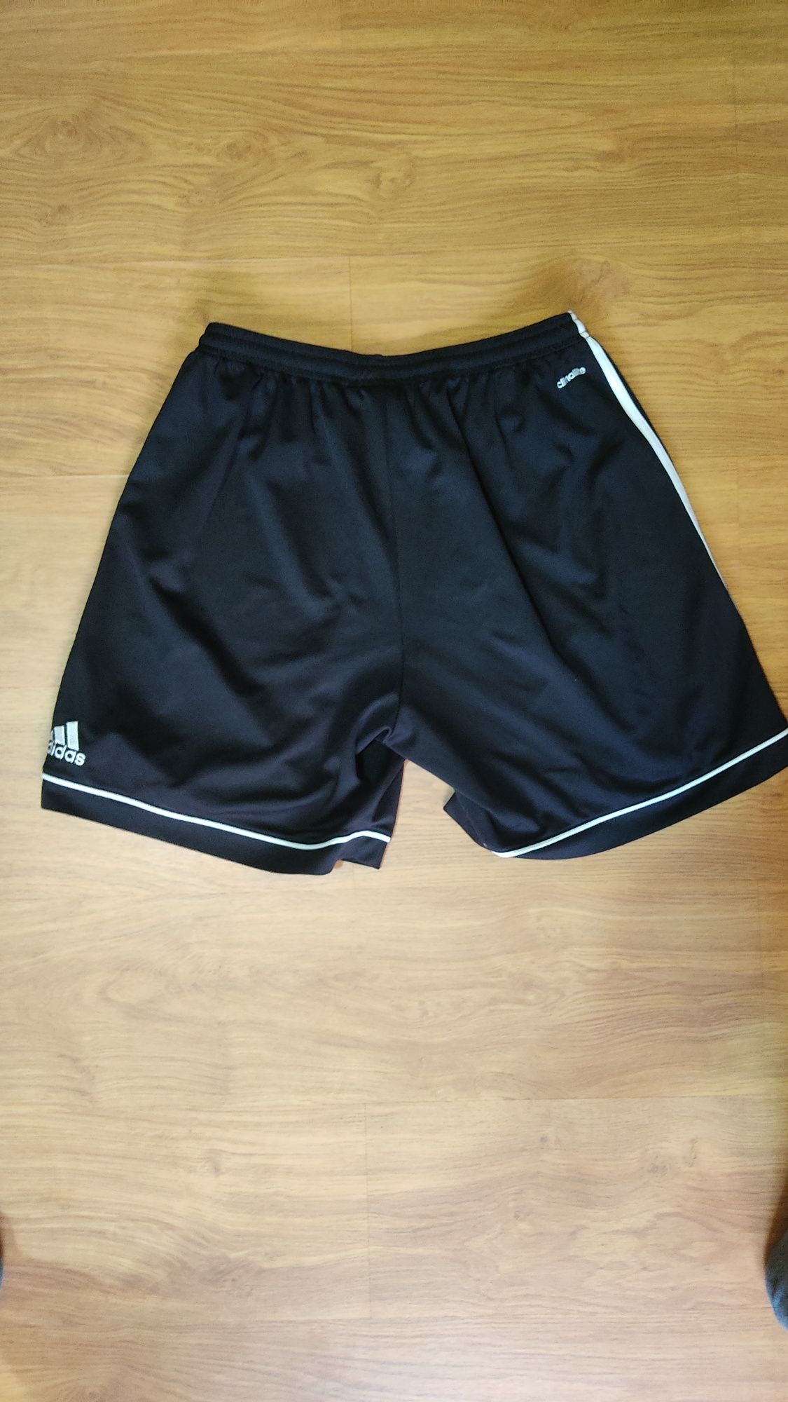 Pantaloni scurti Adidas