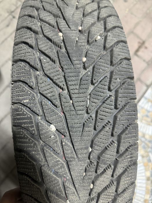 Продам шины в отличном состояний