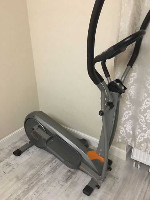 Эллиптическмй тренажёр SportTop E850