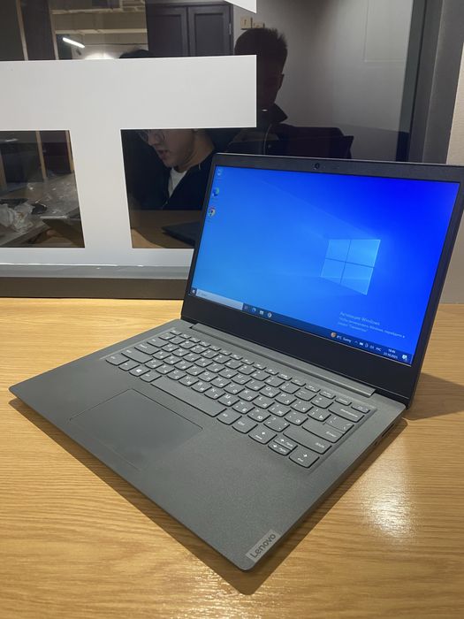 Новый ноутбук Lenovo V14 ADA (2020) — ещё в заводской упаковке