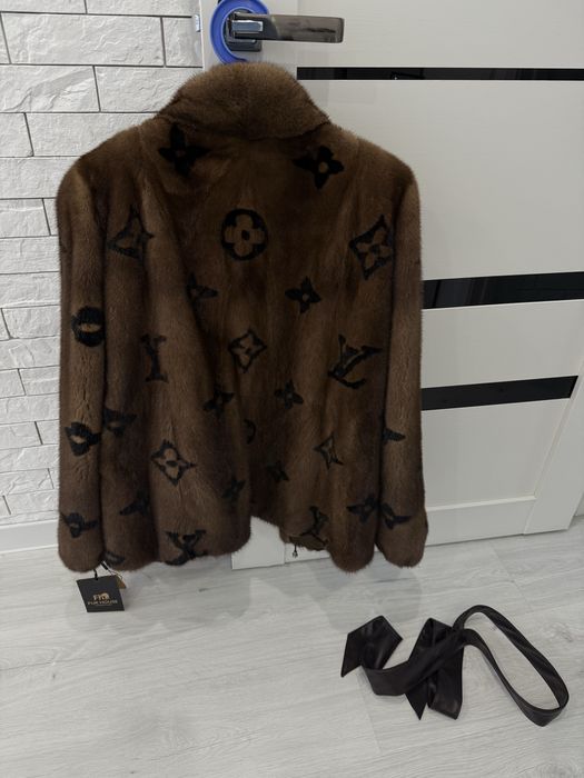 Продам норковую шубу, новая