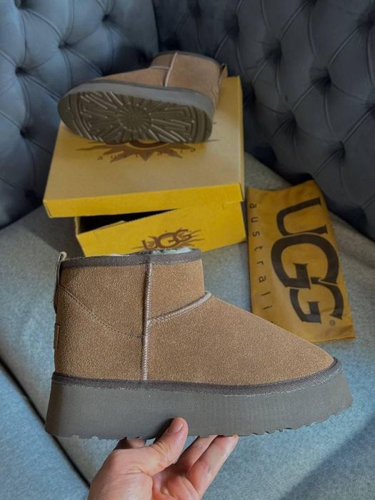 Ugg model îmblănit
