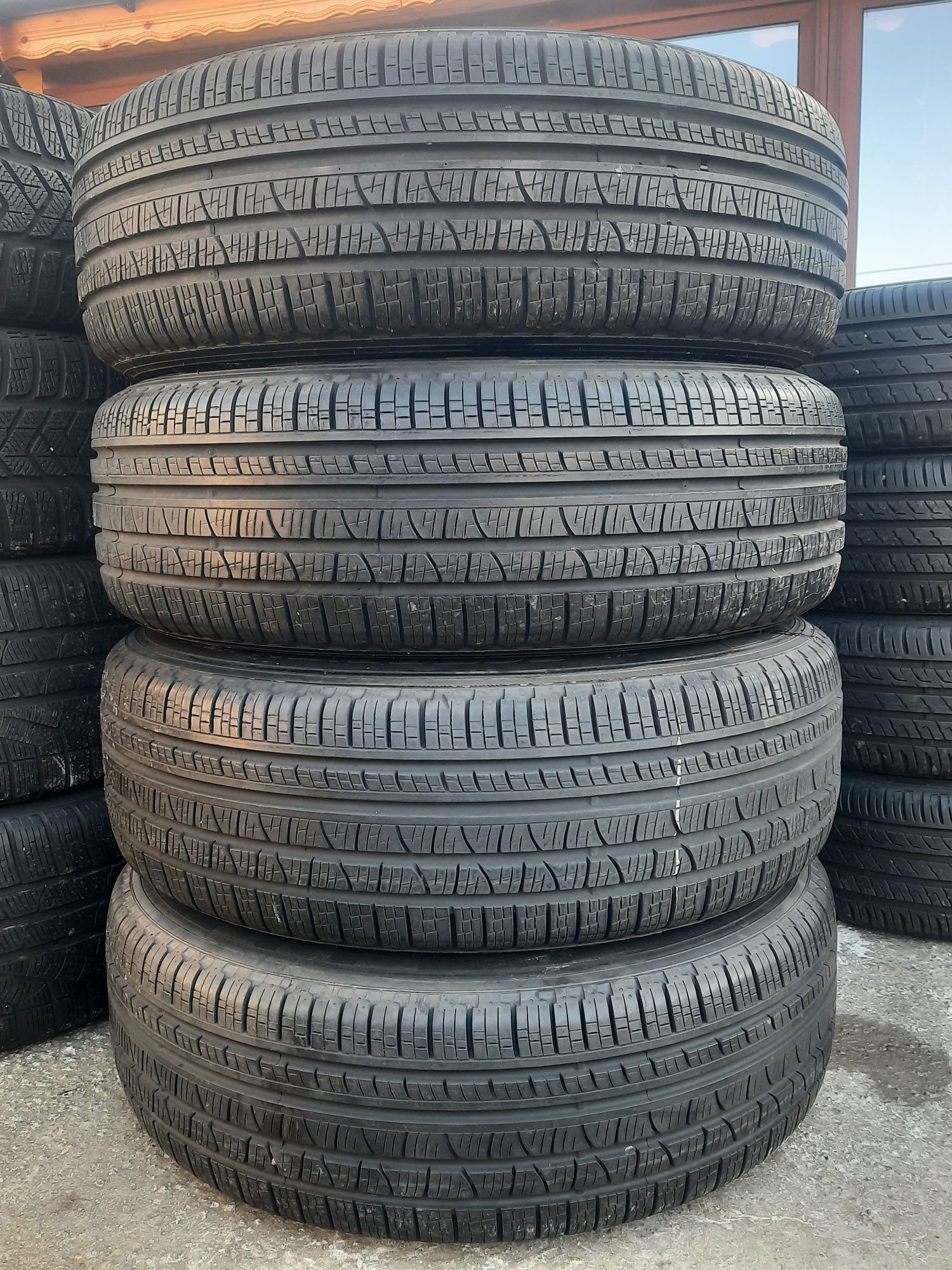 4 Броя 235/65/19 Pirelli 7,6мм