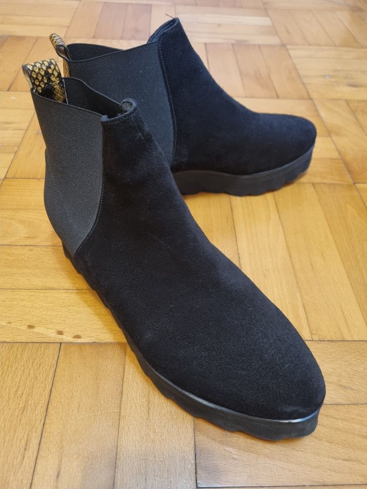 Botine negre piele naturala intoarsa suede noi