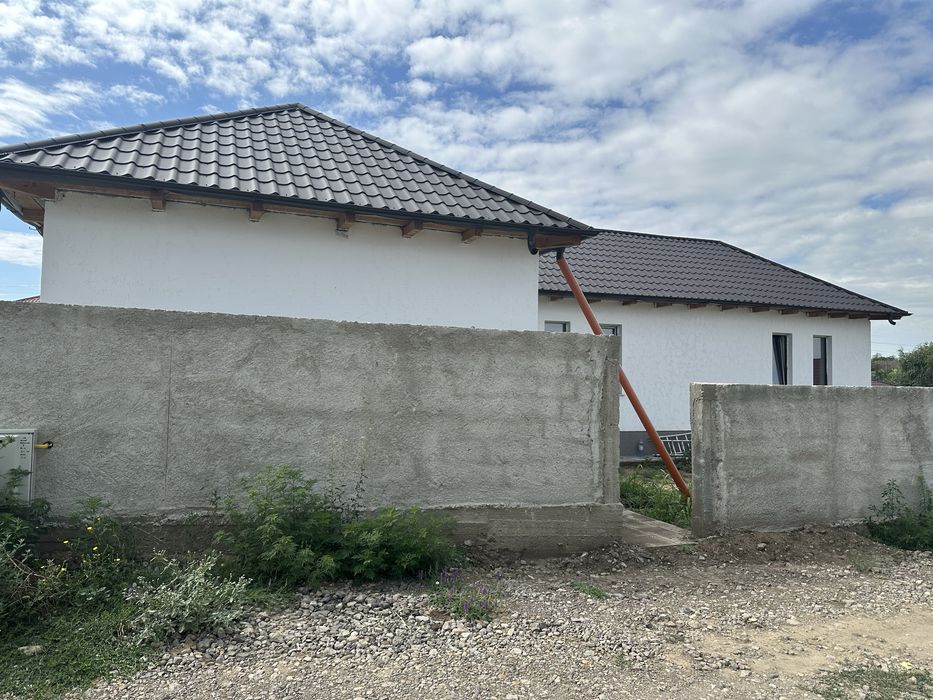 PROPRIETAR vand casa in sat Costi