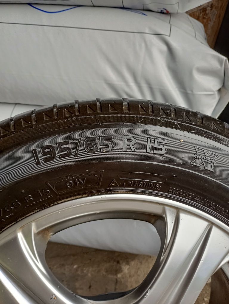 Anvelope de vara cu jante 195/65R15