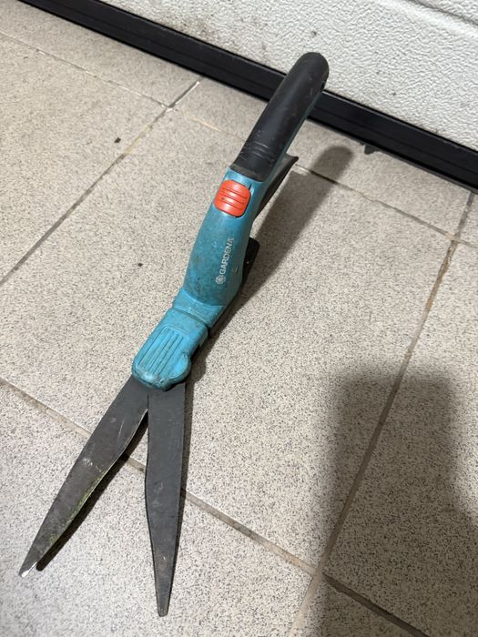 Set Foarfeca Electrica Bosch plus foarfeca Gardena