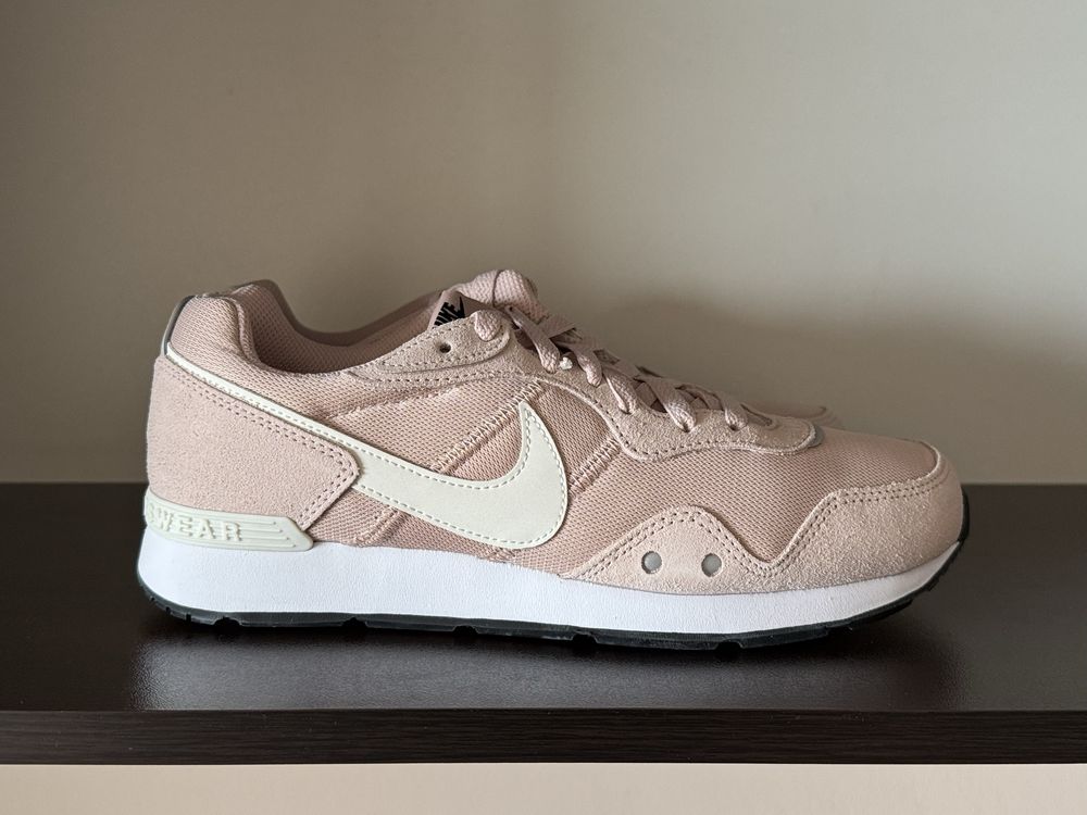 NIKE W VENTURE RUNNER 40.5номер 26см Стелка Нови с Кутия