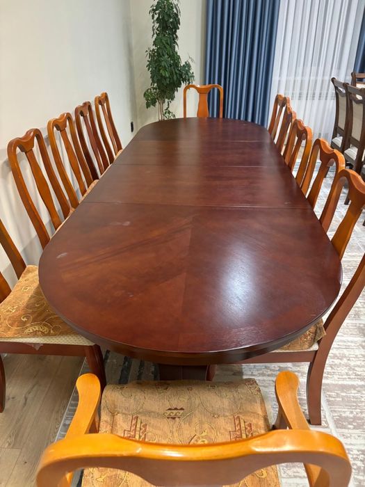 Стол со стульями