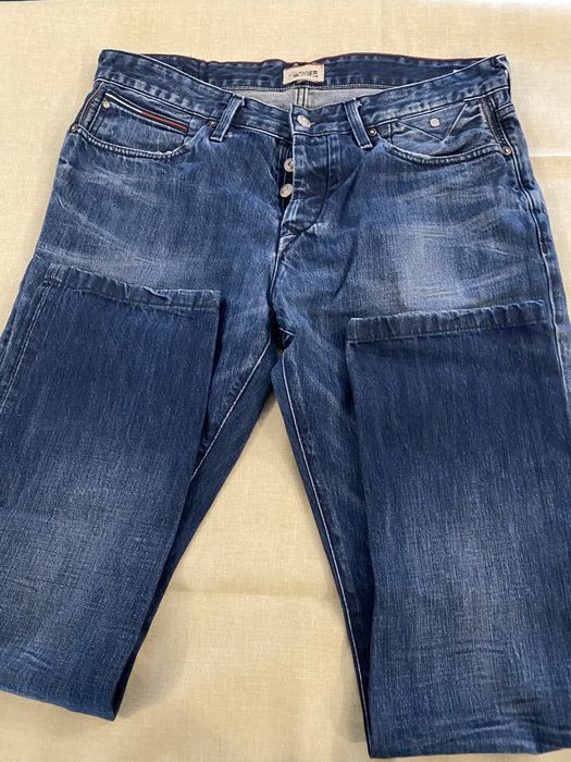 Blugi Tommy Hilfinger, Brax, pantaloni C&A, pantaloni trening Adidas