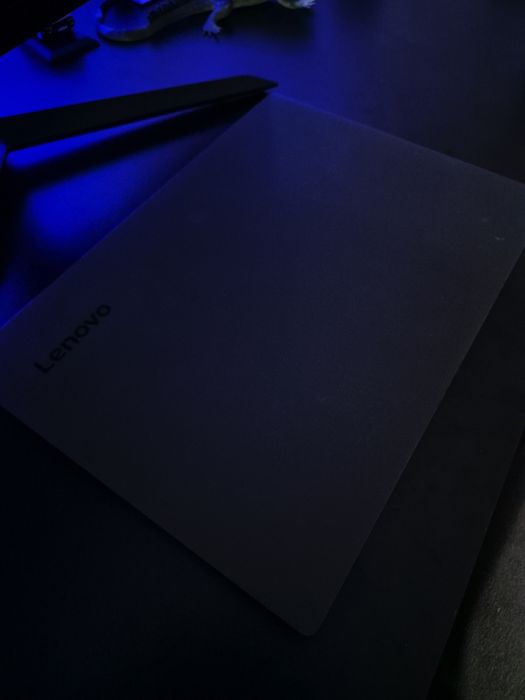 Vând laptop impecabil