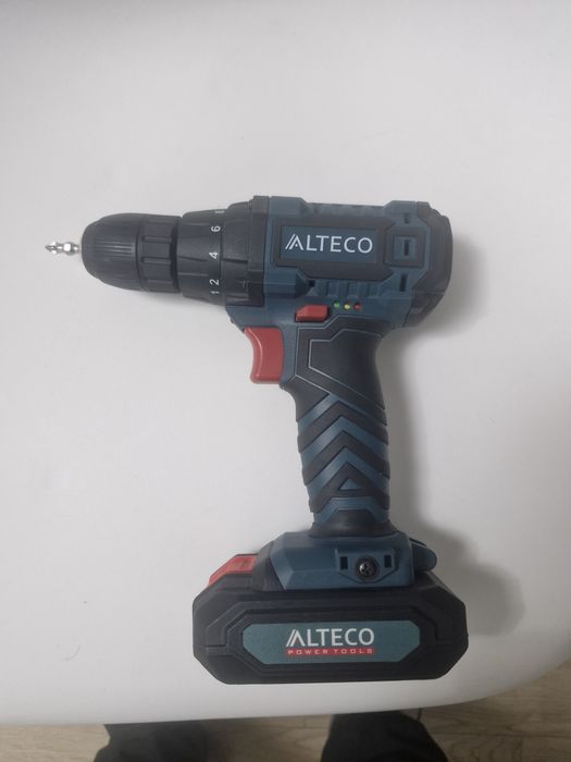 Продам Шуруповерт