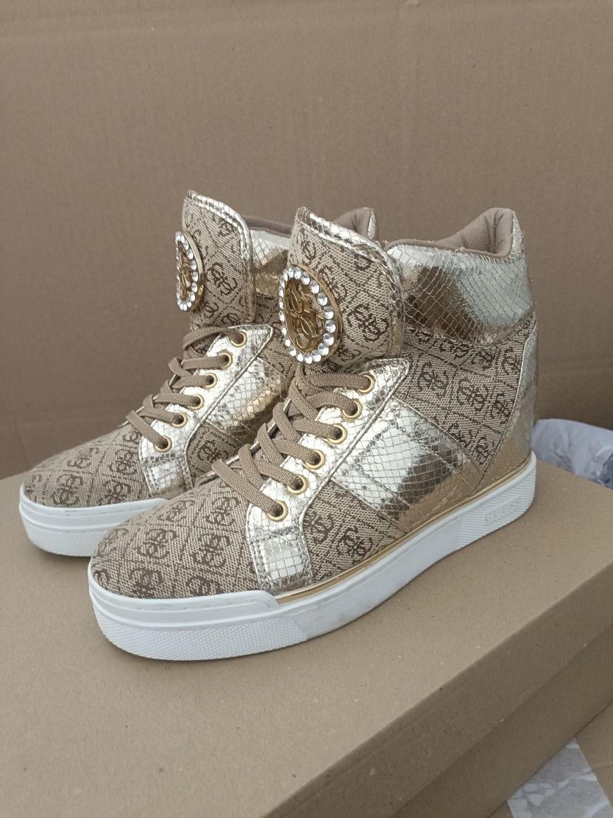 Сникърси Guess номер 37 код 41A