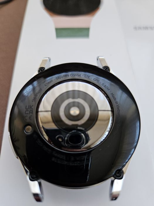 Samsung Galaxy Watch 6 Classic 47мм LTE много аксесоари, Spigen каишка