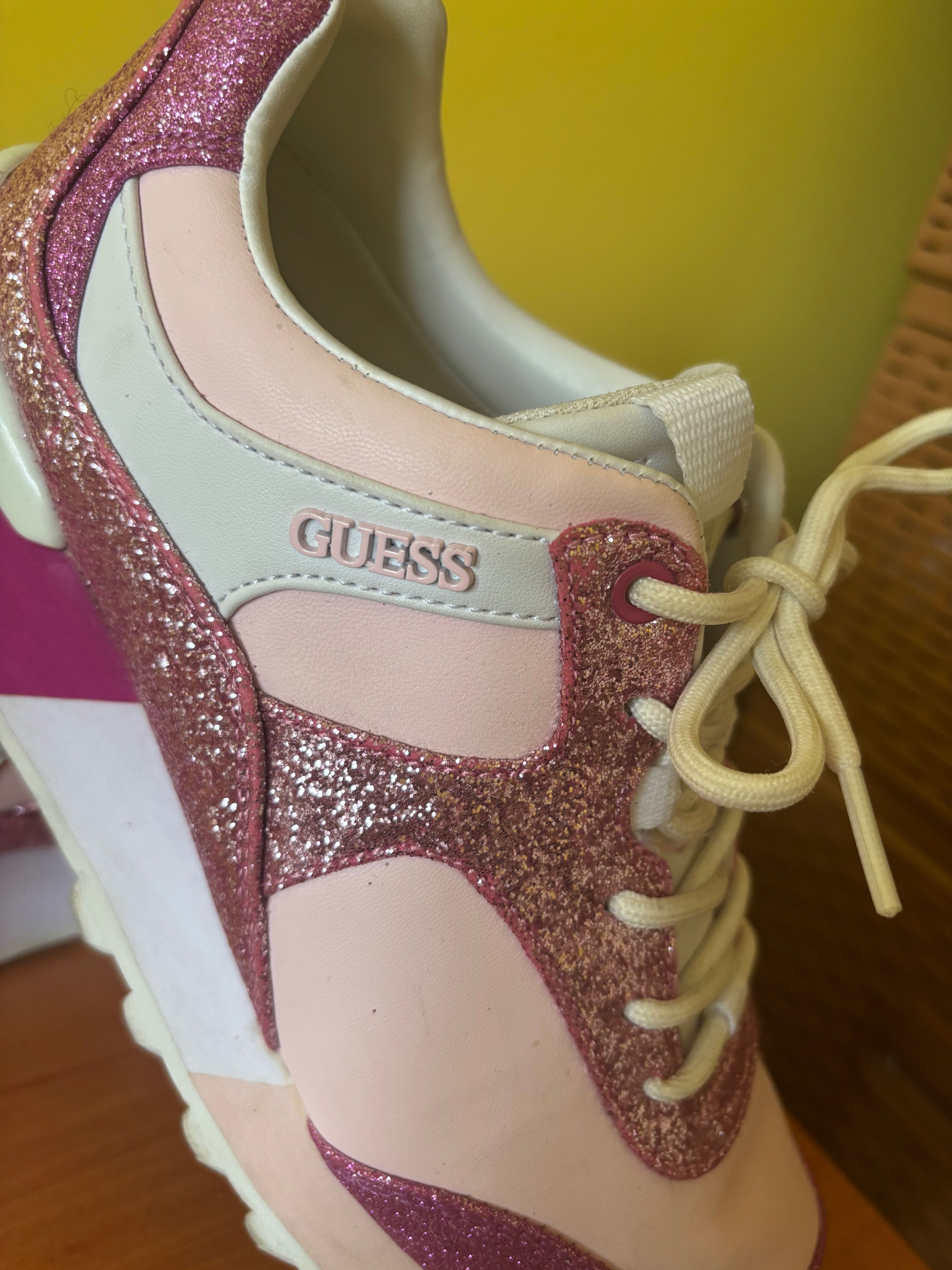 Дамски маратонки GUESS