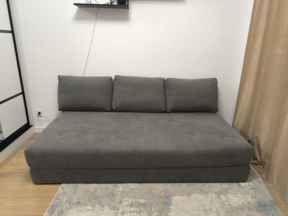 Продам без каркасный диван. Размер 200×90.