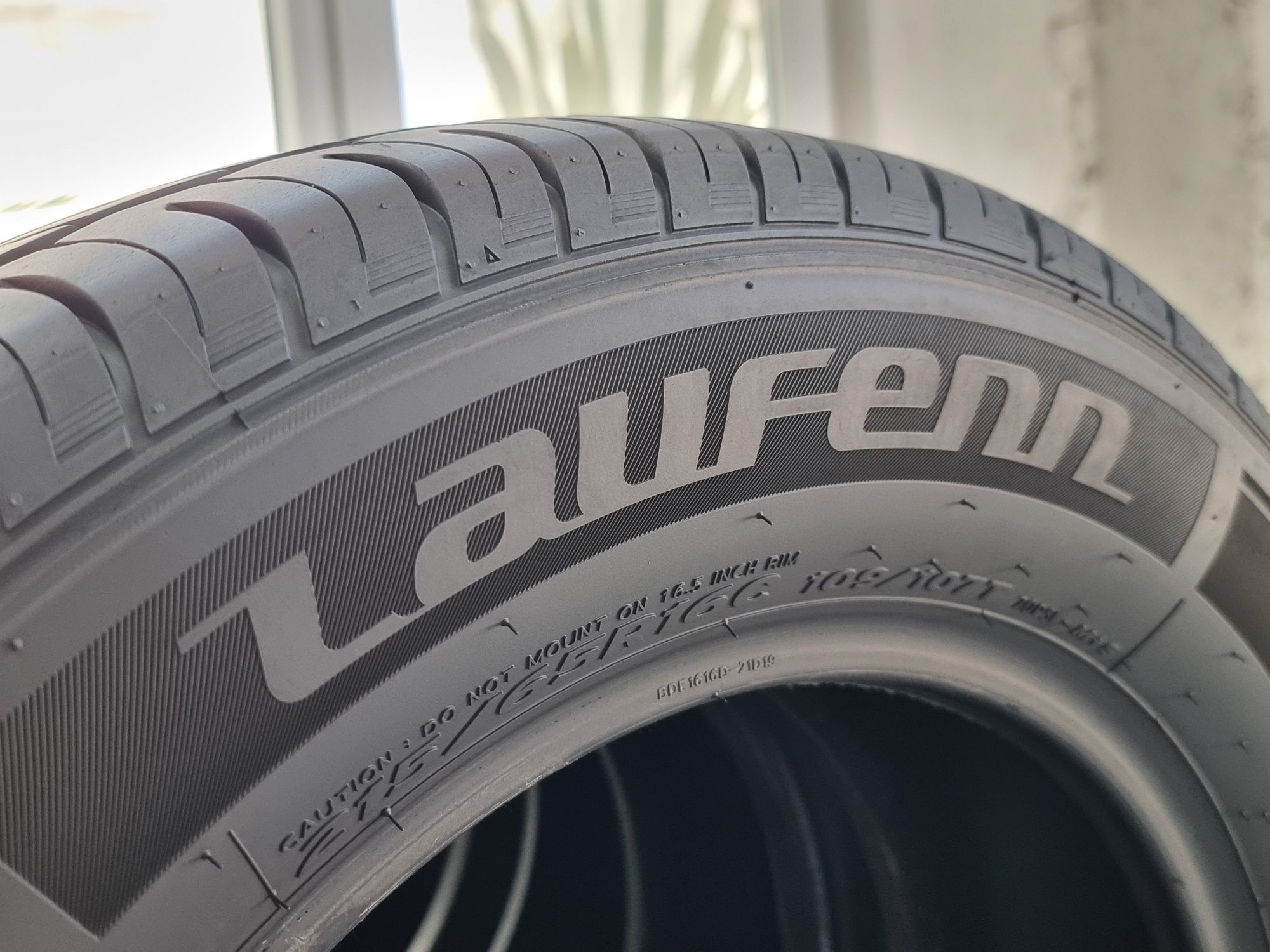 "Dot 23-24" 215/65/16 C Laufenn 4Броя: 420лв 8мм Като Нови